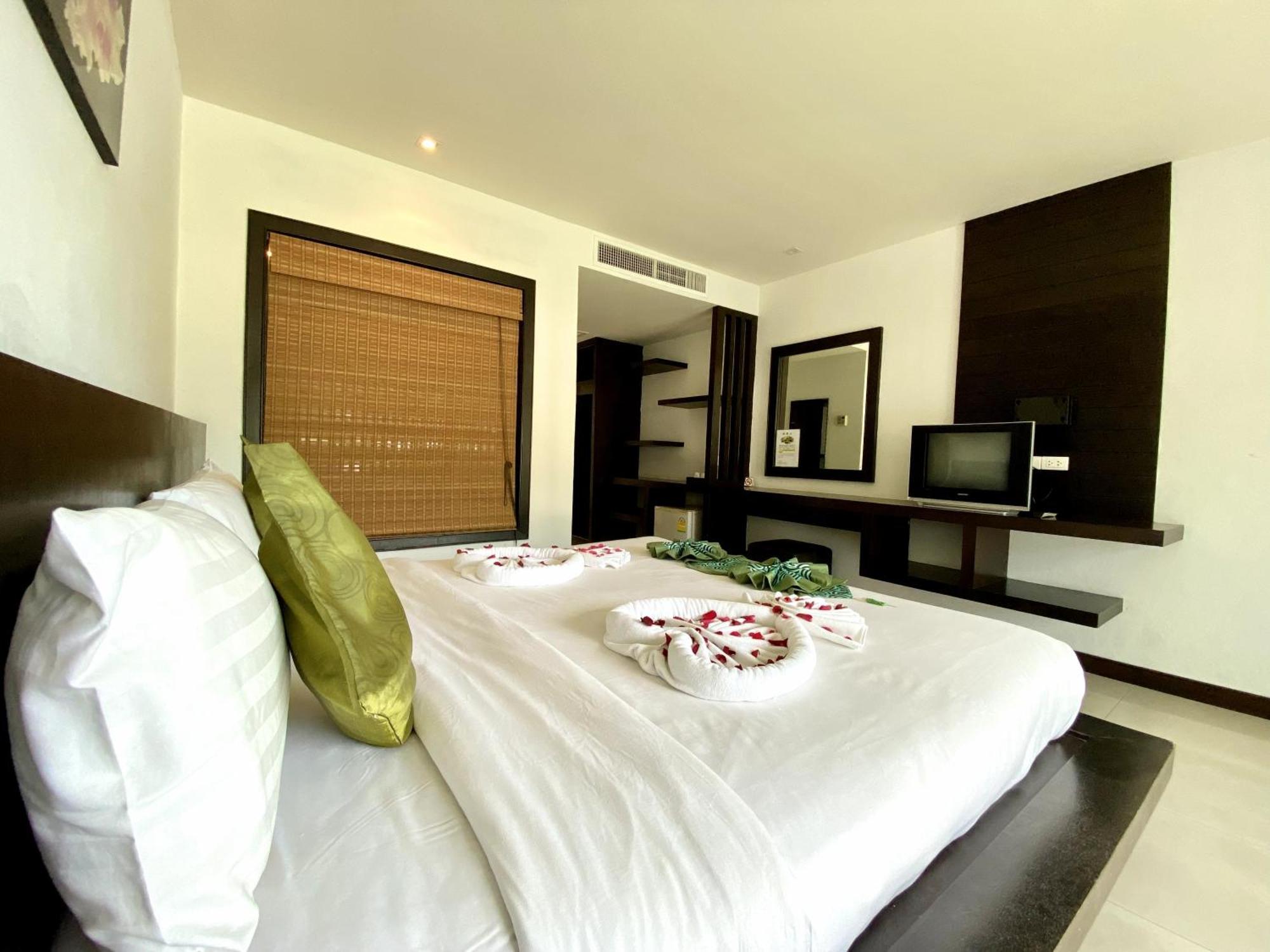 Apk Resort Patong Екстер'єр фото