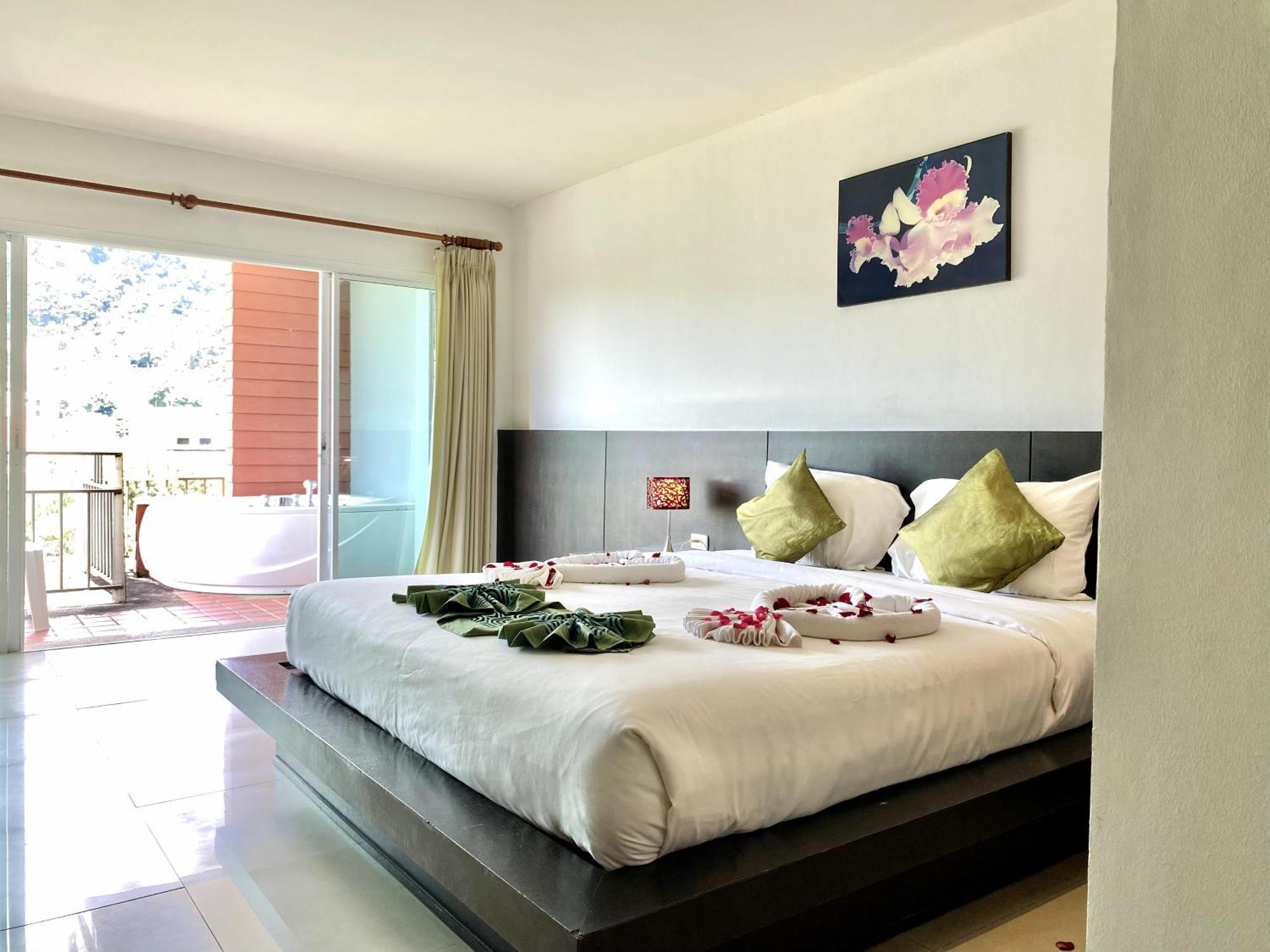 Apk Resort Patong Екстер'єр фото