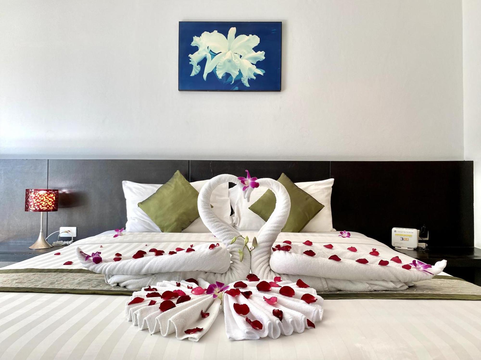 Apk Resort Patong Екстер'єр фото