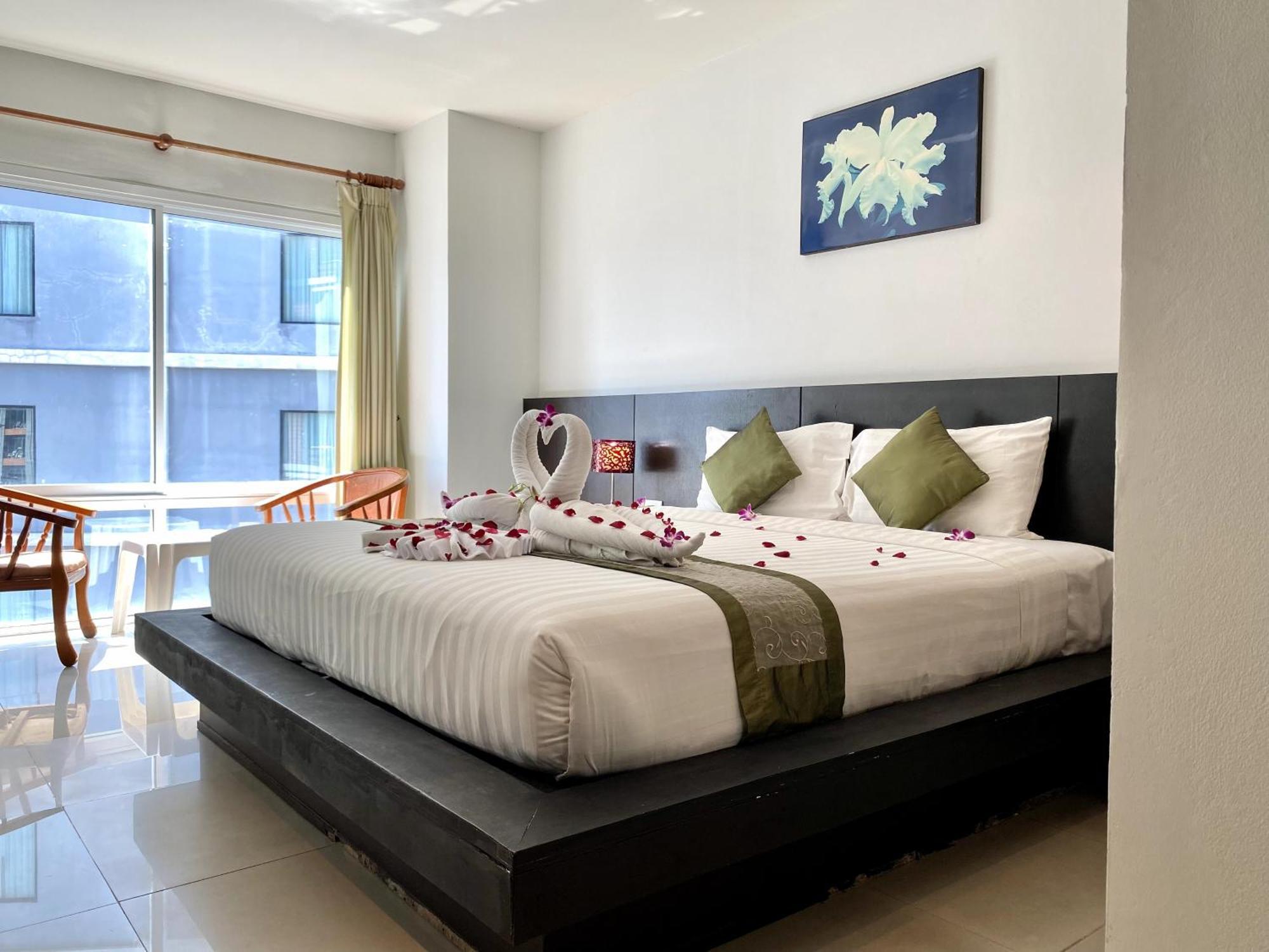 Apk Resort Patong Екстер'єр фото