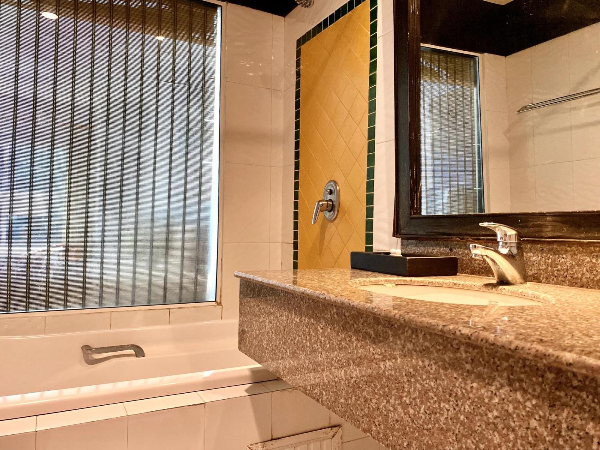 Apk Resort Patong Екстер'єр фото